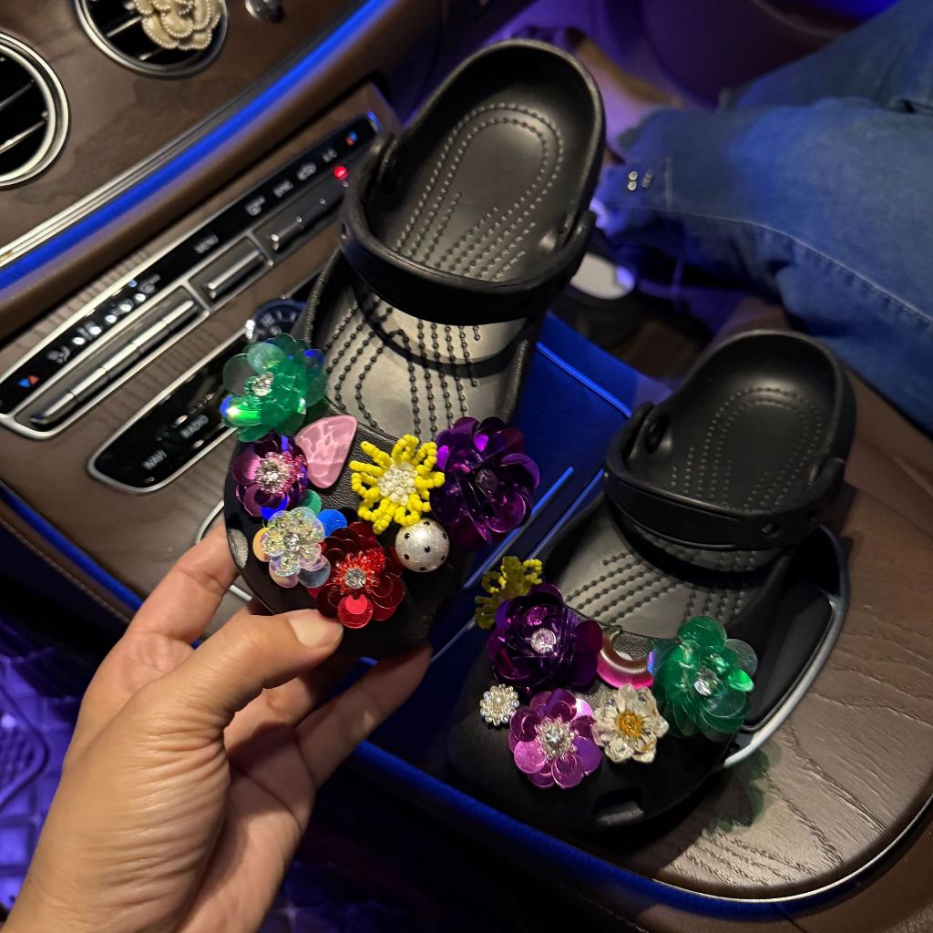 Phụ Nữ Bé Gái Tắc Sandal Giày DIY Quyến Rũ Phong Cách Vintage Nhiều Màu Sắc Hoa Mặt Dây Chuyền Nút Lỗ Giày Trang Trí Bộ Phụ Kiện Quà Tặng