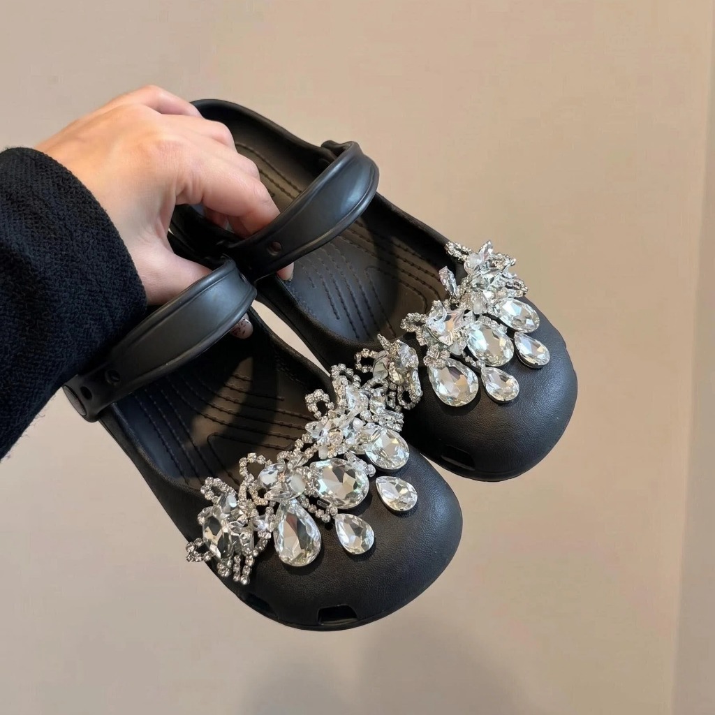 Phụ Nữ Bé Gái Tắc Sandal Giày DIY Quyến Rũ Bling Phong Cách Bạc Kim Cương Giả Mặt Dây Chuyền Nút Lỗ Giày Trang Trí Bộ Phụ Kiện Quà Tặng