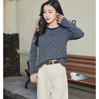 Áo dài tay trong mơ sọc hải quân — Ấm cúng, sang trọng và phong cách vô tận! Hoàn hảo cho Layering hoặc Solo Glam