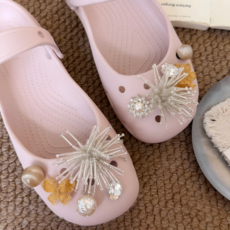 Phụ Nữ Bé Gái Tắc Sandal Giày DIY Quyến Rũ Phong Cách Cổ Tích Bướm Vàng Mặt Dây Chuyền Nút Lỗ Giày Trang Trí Bộ Phụ Kiện Quà Tặng