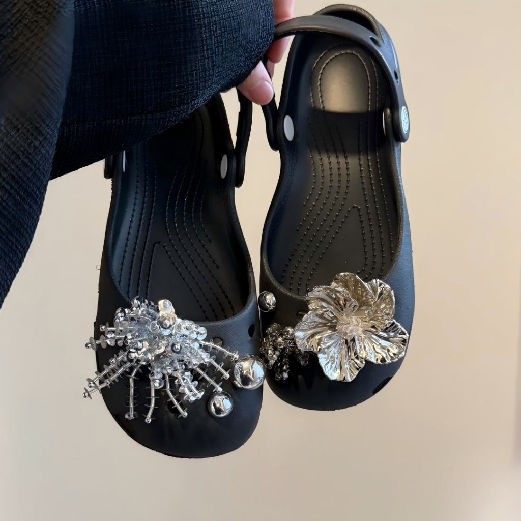 Phụ Nữ Bé Gái Tắc Sandal Giày DIY Quyến Rũ Phong Cách Vintage Hoa Bạc Mặt Dây Chuyền Nút Lỗ Giày Trang Trí Bộ Phụ Kiện Quà Tặng