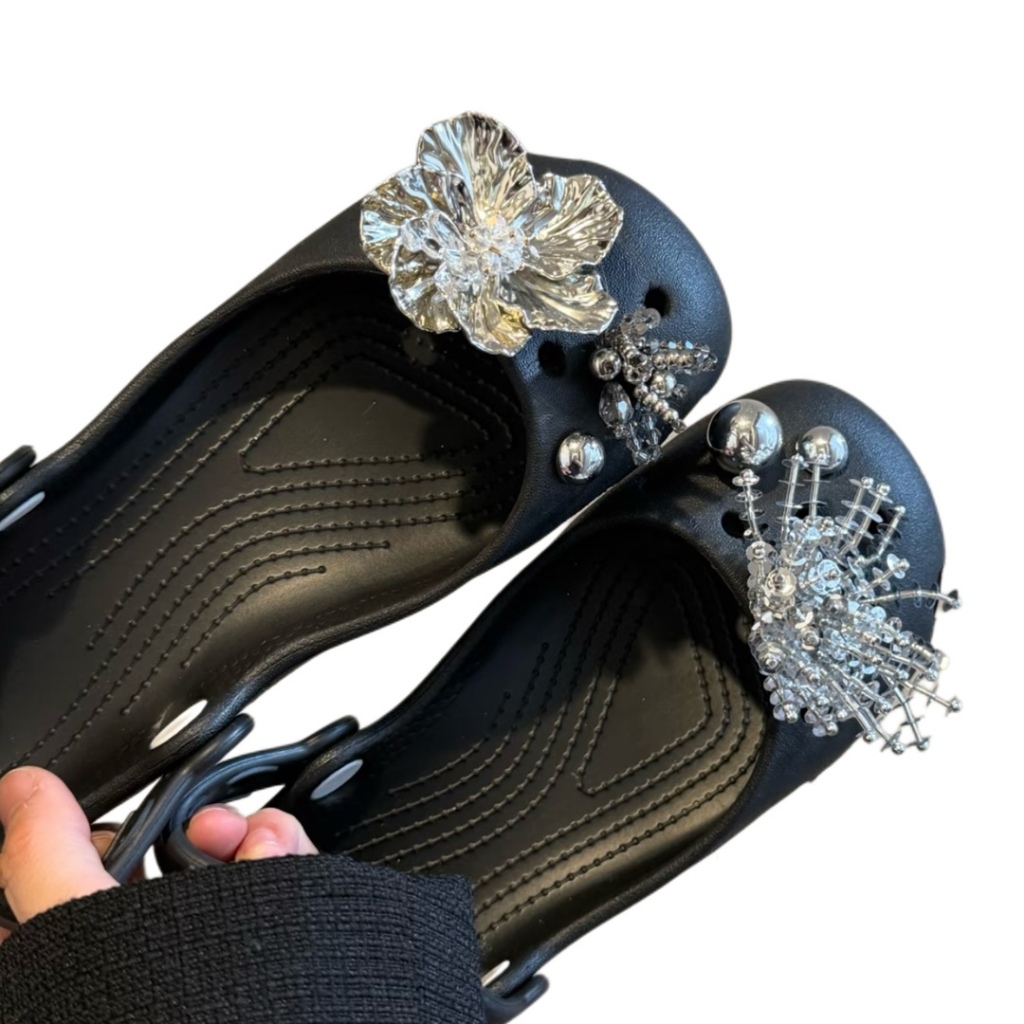 Phụ Nữ Bé Gái Tắc Sandal Giày DIY Quyến Rũ Phong Cách Vintage Hoa Bạc Mặt Dây Chuyền Nút Lỗ Giày Trang Trí Bộ Phụ Kiện Quà Tặng