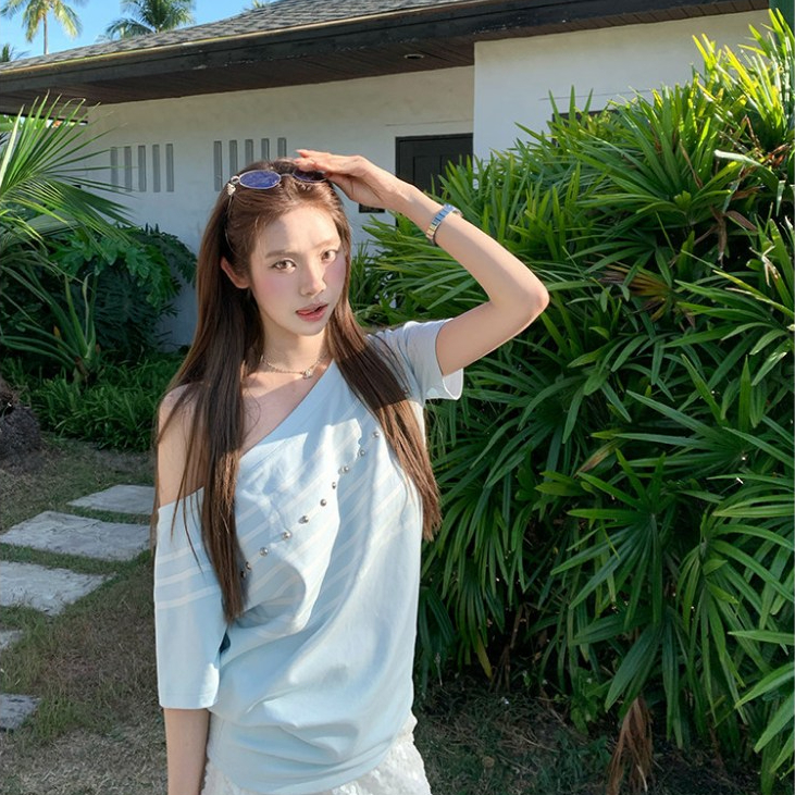 Nóng móng tay nghiêng vai sọc ống thẳng dáng rộng áo thun in hình lười biếng cho mùa hè đa năng lệch vai ngắn tay nữ