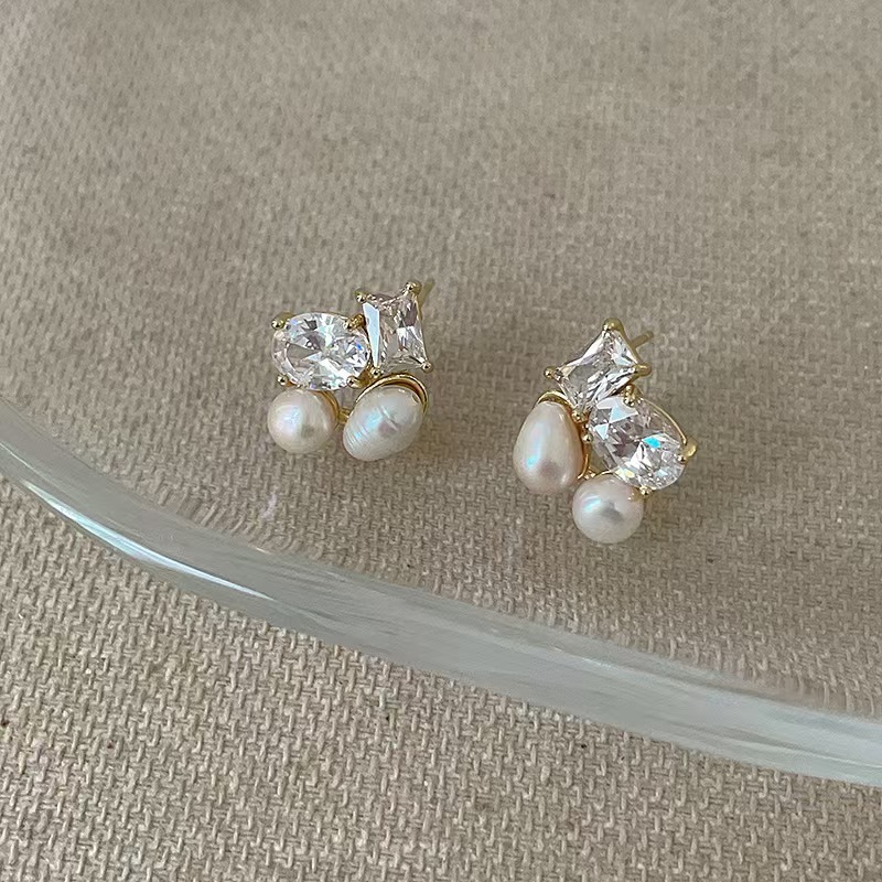 Bông Tai Ngọc Trai Đính Đá Zircon Vuông Chốt Bạc 925 Thanh Lịch Cho Nữ