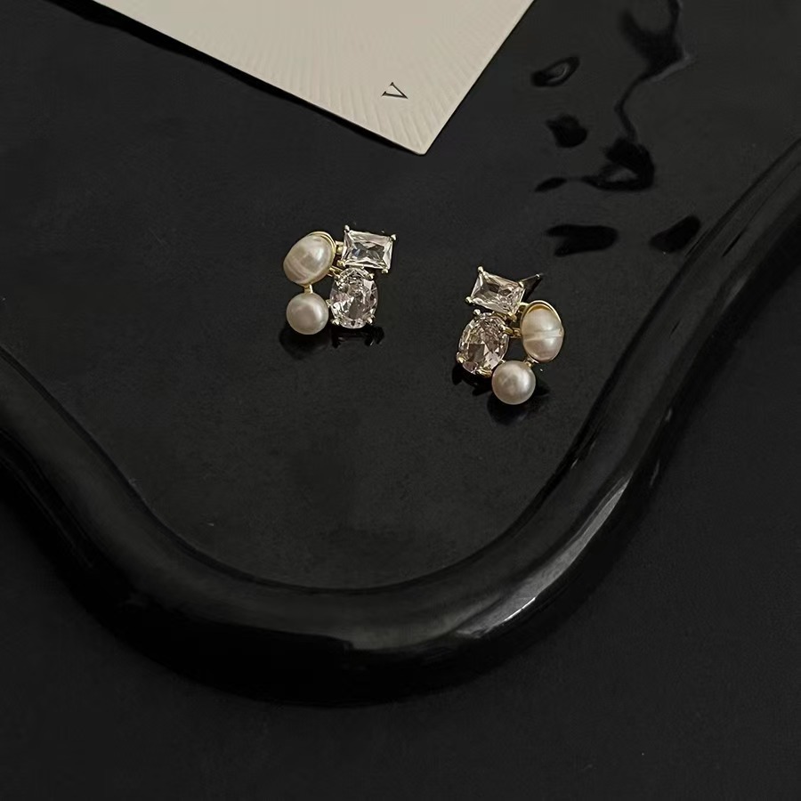 Bông Tai Ngọc Trai Đính Đá Zircon Vuông Chốt Bạc 925 Thanh Lịch Cho Nữ