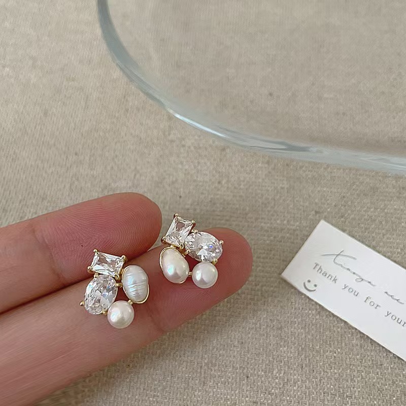 Bông Tai Ngọc Trai Đính Đá Zircon Vuông Chốt Bạc 925 Thanh Lịch Cho Nữ