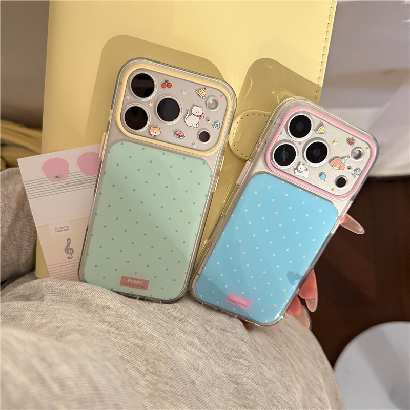 IPhone 17 Pro Max Họa tiết mèo và chó con chấm chấm chấm nhỏ trong vỏ điện thoại chất liệu keo