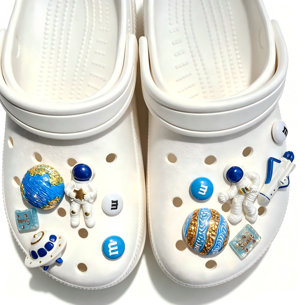 Unisex Tắc Sandal Giày DIY Quyến Rũ Phong Cách Dễ Thương Hành Tinh Xanh Phi Hành Gia Mặt Dây Chuyền Nút Lỗ Giày Trang Trí Bộ Phụ Kiện Quà Tặng