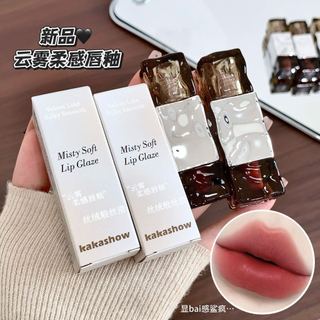 Kakashow Misty Soft Lip Glaze Velvet Matte Lâu trôi không dính Cup Lipstick Thân thiện với học sinh Ngân sách Da Brightening Lip Tint NO.C656
