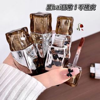 Kakashow Misty Soft Lip Glaze Velvet Matte Lâu trôi không dính Cup Lipstick Thân thiện với học sinh Ngân sách Da Brightening Lip Tint NO.C656