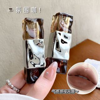 Kakashow Misty Soft Lip Glaze Velvet Matte Lâu trôi không dính Cup Lipstick Thân thiện với học sinh Ngân sách Da Brightening Lip Tint NO.C656
