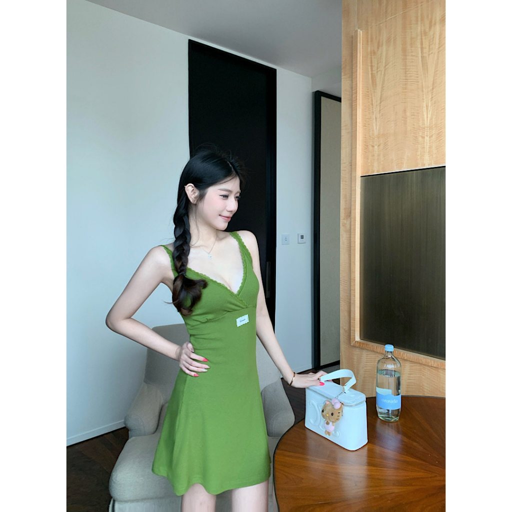 [BANKO] Phiên bản Hàn Quốc Nữ Mùa hè Phong cách mới Slim-fit Slimmer Look Green Lace Sling Dress