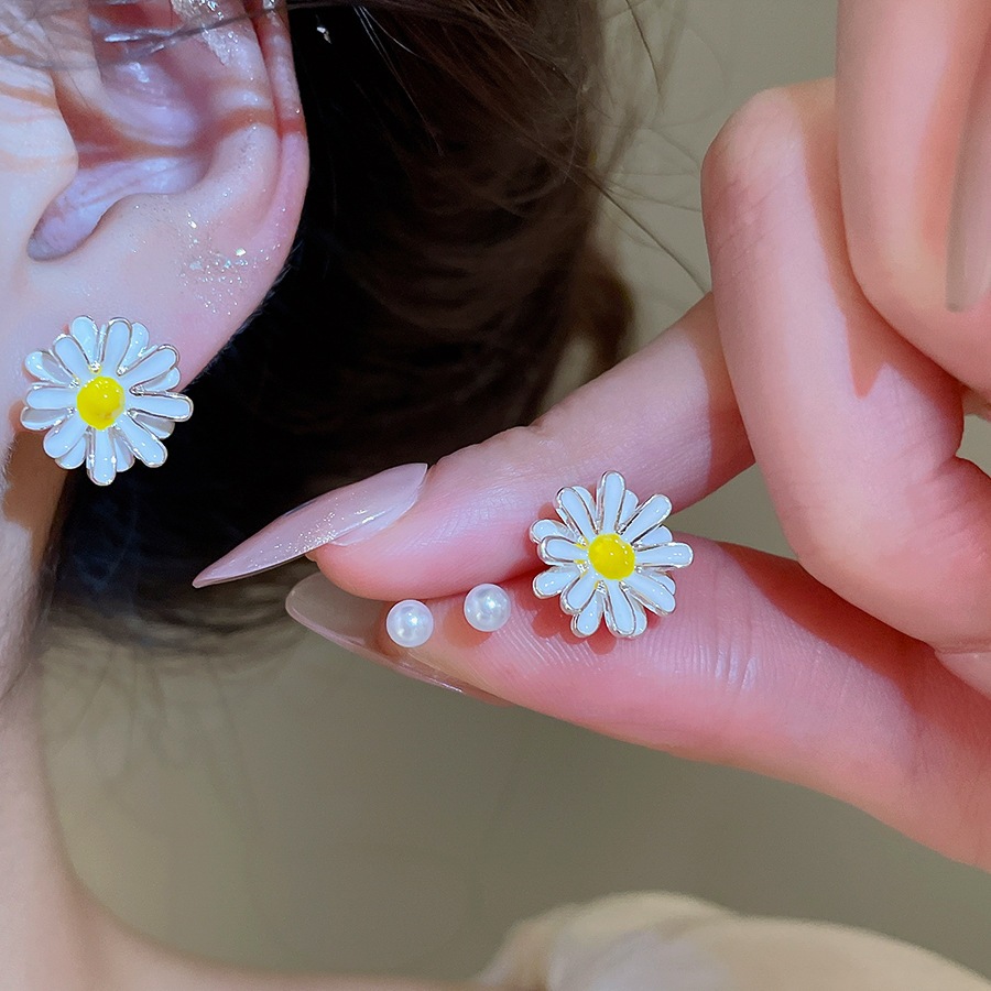 Bộ bông tai hoa ngọc trai nhỏ giọt dầu phong cách rừng bông tai nhỏ tươi ngọt ngào thiết kế thích hợp bông tai