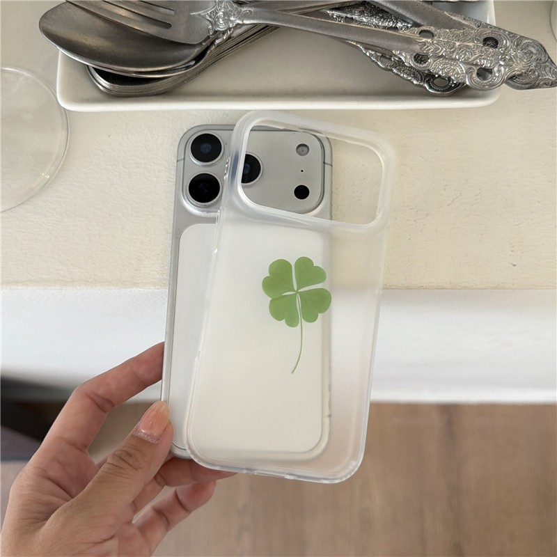 IPhone 17 Pro max Sandblasted Họa tiết cỏ bốn lá Chất liệu TPU Vỏ điện thoại xử lý IMD
