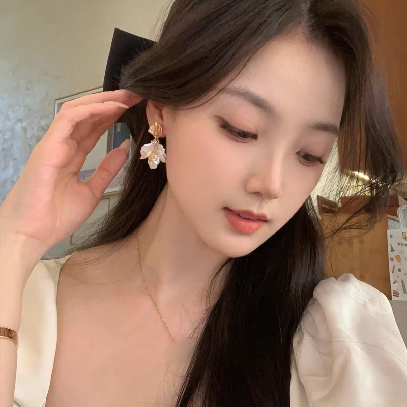 Bông tai tua rua ngọc trai vỏ thanh lịch kiểu Pháp Phụ kiện thời trang và cao cấp dành cho nữ