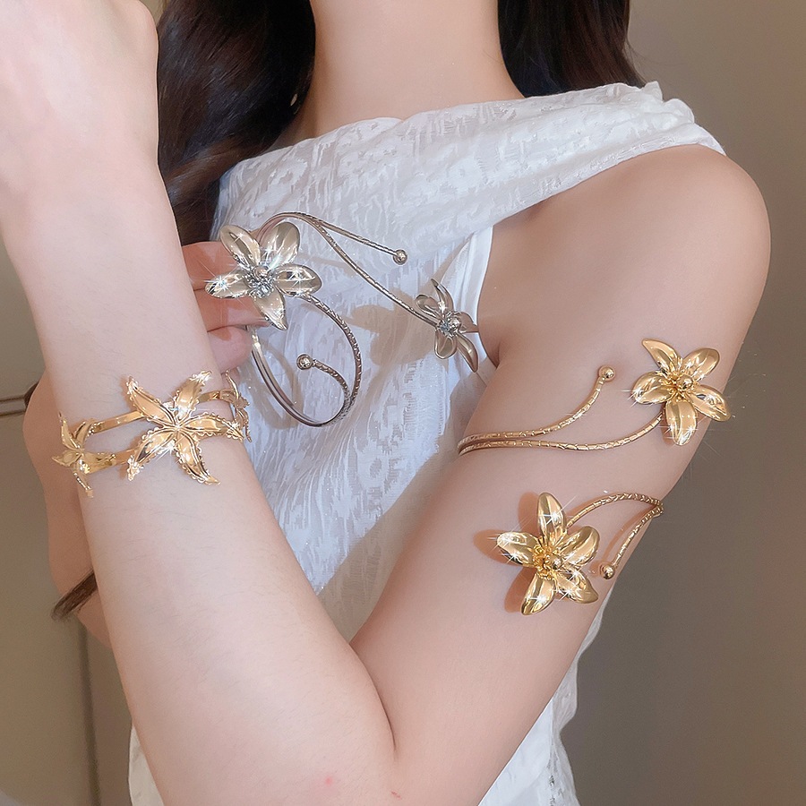 Vòng đeo tay hoa màu vàng, Vòng tay cánh tay trên bằng kim loại được đánh bóng, Trang sức tuyên bố thanh lịch dành cho nữ Đảng & Trang phục cô dâu