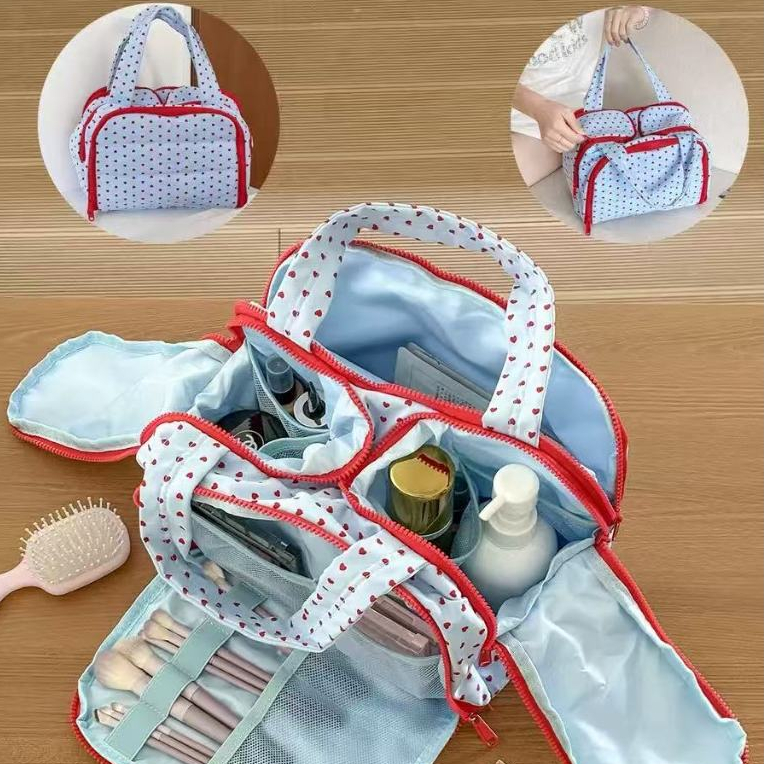 Túi mỹ phẩm nền xanh trái tim đỏ có quai lớn phân ngăn tắm du lịch phụ kiện nữ thời trang
