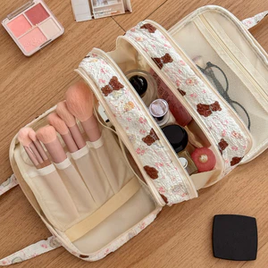 Túi mỹ phẩm xách in gấu hoa dung tích lớn tắm du lịch nữ tính đựng dưỡng da cọ trang điểm