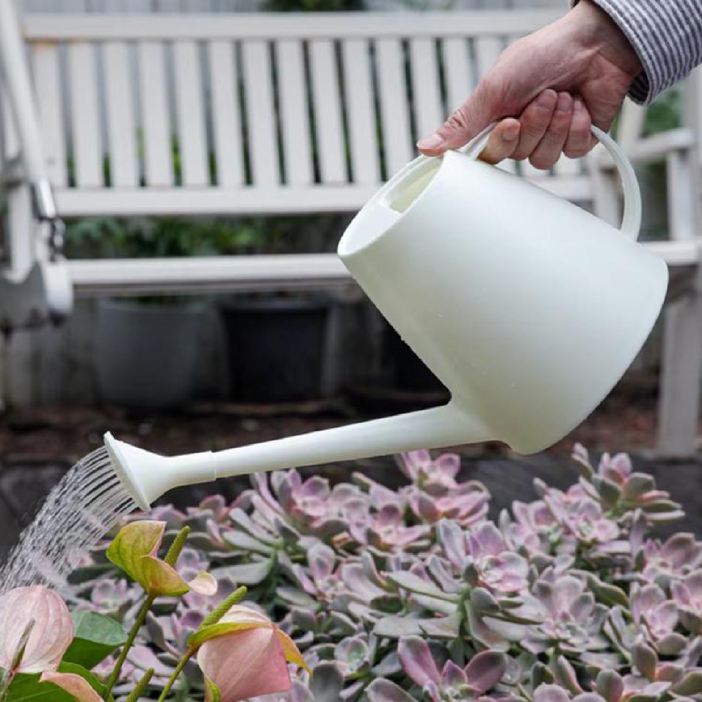 Bình tưới cây 1.8L cho trong nhà ngoài trời, tay cầm thoải mái, phù hợp trang trại sân vườn