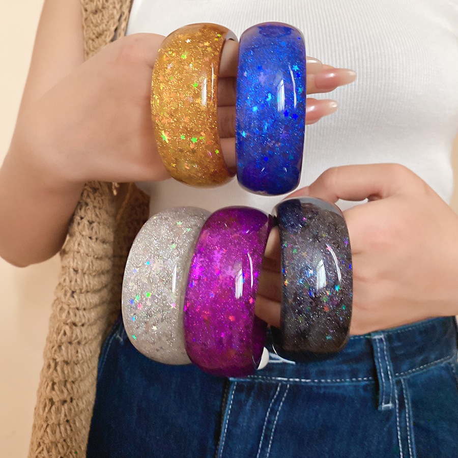 Vòng tay rộng bằng nhựa lấp đầy ngôi sao lấp lánh, Vòng đeo tay hình Chunky bóng loáng, Trang sức sáng bóng tiệc Y2K dành cho nữ