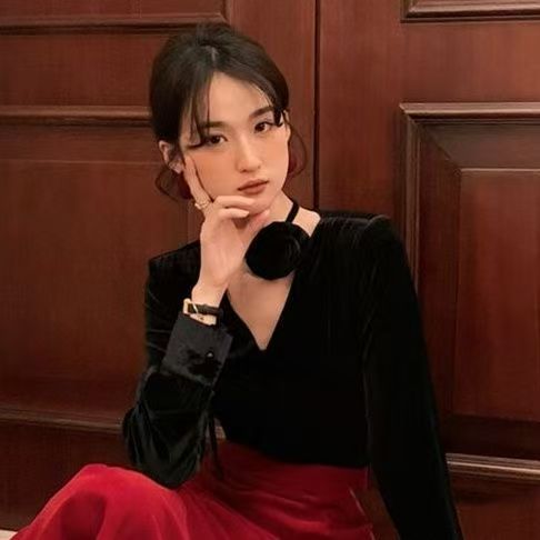 Váy hông đỏ bán chạy Váy xẻ thẳng eo cao dành cho nữ