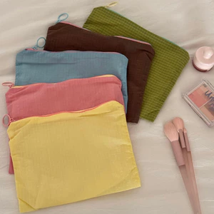 Túi đựng mỹ phẩm màu macaron ô nhỏ mỏng khóa kéo đơn giản tiện mang đựng đồ dưỡng da