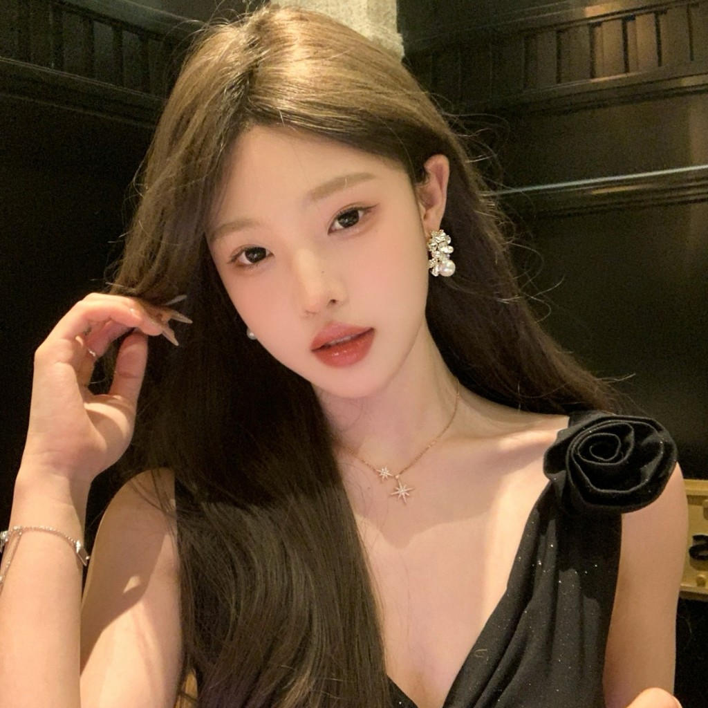 Bông Tai Đính Ngọc Trai Và Kim Cương Phong Cách Thời Trang Ấn Tượng Phụ Kiện Hoàn Hảo Cho Váy Dạ Hội