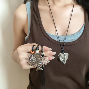 Tông Màu Bạc Vintage Rỗng Hoa Xương Cá Hình Học Mặt Dây Chuyền Dài Dây Sáp Vòng Cổ, Có Thể Điều Chỉnh Handmade Đính Hạt Áo Len Dây Xích Nữ Dạo Phố Trang Sức Thời Trang