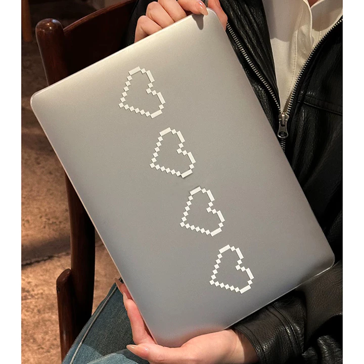 Ốp lưng in hình trái tim ca rô màu trắng cho 2026 Macbook Neo 13 A3404 Air 13 inch M5 A3449 M4 A3240 M3 A3113 Pro 14 inch M5 A3434 A3426 Air M1 A2337 Pro13.3 M1 M2 A2338 Retina13