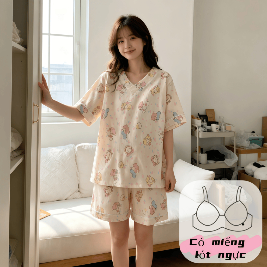 【Có miếng độn ngực】Bộ đồ ngủ nữ mới 2026: Áo cổ V tay ngắn + quần đùi cotton mềm mại, in họa tiết hoạt hình dễ thương phong cách tươi mát, dáng rộng thoải mái【mặc nhà hay đi chơi đều được】