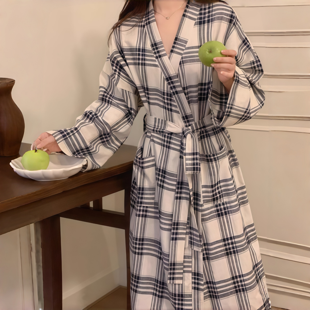Áo choàng ngủ nữ phong cách Hàn Quốc dễ thương mới 2026: Cổ V tay dài in họa tiết xinh xắn, dáng rộng rãi có size lớn (plus size), chất mát【mặc nhà hay dạo phố đều đẹp – mặc được quanh năm】