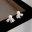 Vintage Phong Cách Pháp Rỗng Filigree Lưới Nơ Bông Tai Màu Vàng Vỏ sò Cạnh Mini Trang Trí Kim Cương Giả Tròn Mịn Ngọc Trai Bông Tai Thanh Lịch Hẹn Hò Văn Phòng Nhẹ Nhàng Phù Hợp Với Trang Sức