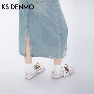 Váy denim nữ mùa hè với thiết kế rạch cao cấp và slit, dáng ôm body giúp trông nhỏ nhắn hơn.