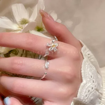 [Sẵn Sàng] Nhẫn Zircon Lông Hoa Bạc Nhẫn Nữ Ánh Sáng Sang Trọng Nhẫn Niche Nhẫn Cao Cấp Nhẫn Mở Nhẫn Chỉ Số Nhẫn Xếp Chồng Nhẫn Đẹp Khổng Lồ
