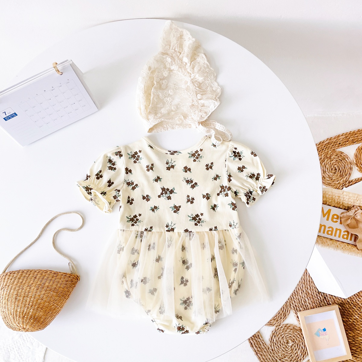 Mô tả Bộ đồ liền thân ngắn tay mùa hè cho bé gái Quần áo ren Cotton có mũ thông thường - 4