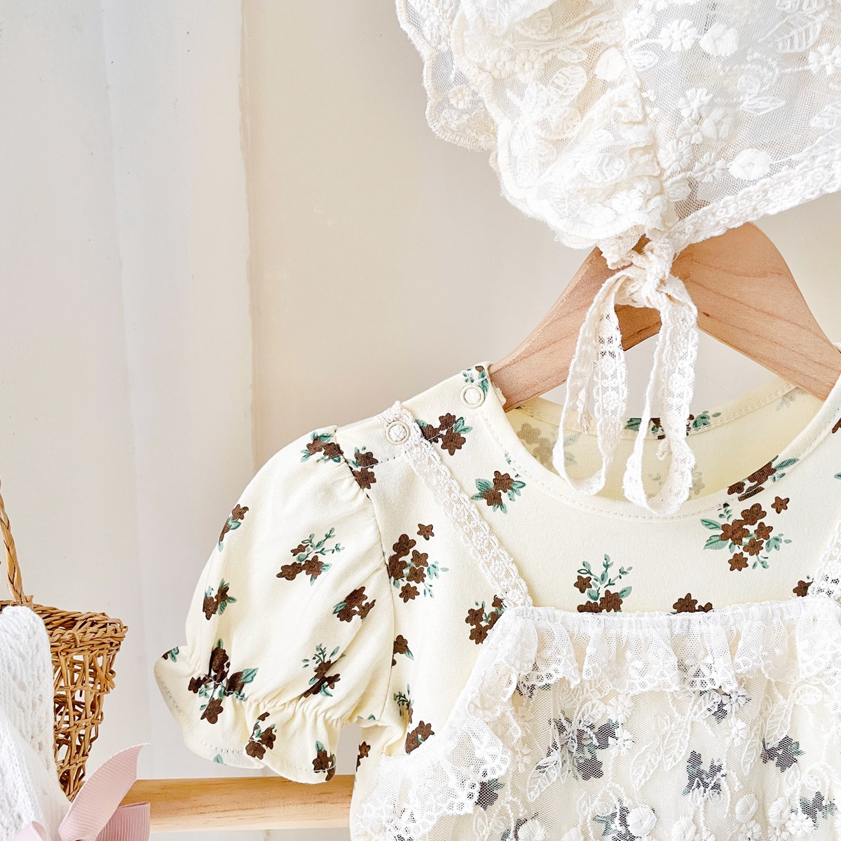Mô tả Bộ đồ liền thân ngắn tay mùa hè cho bé gái Quần áo ren Cotton có mũ thông thường - 11