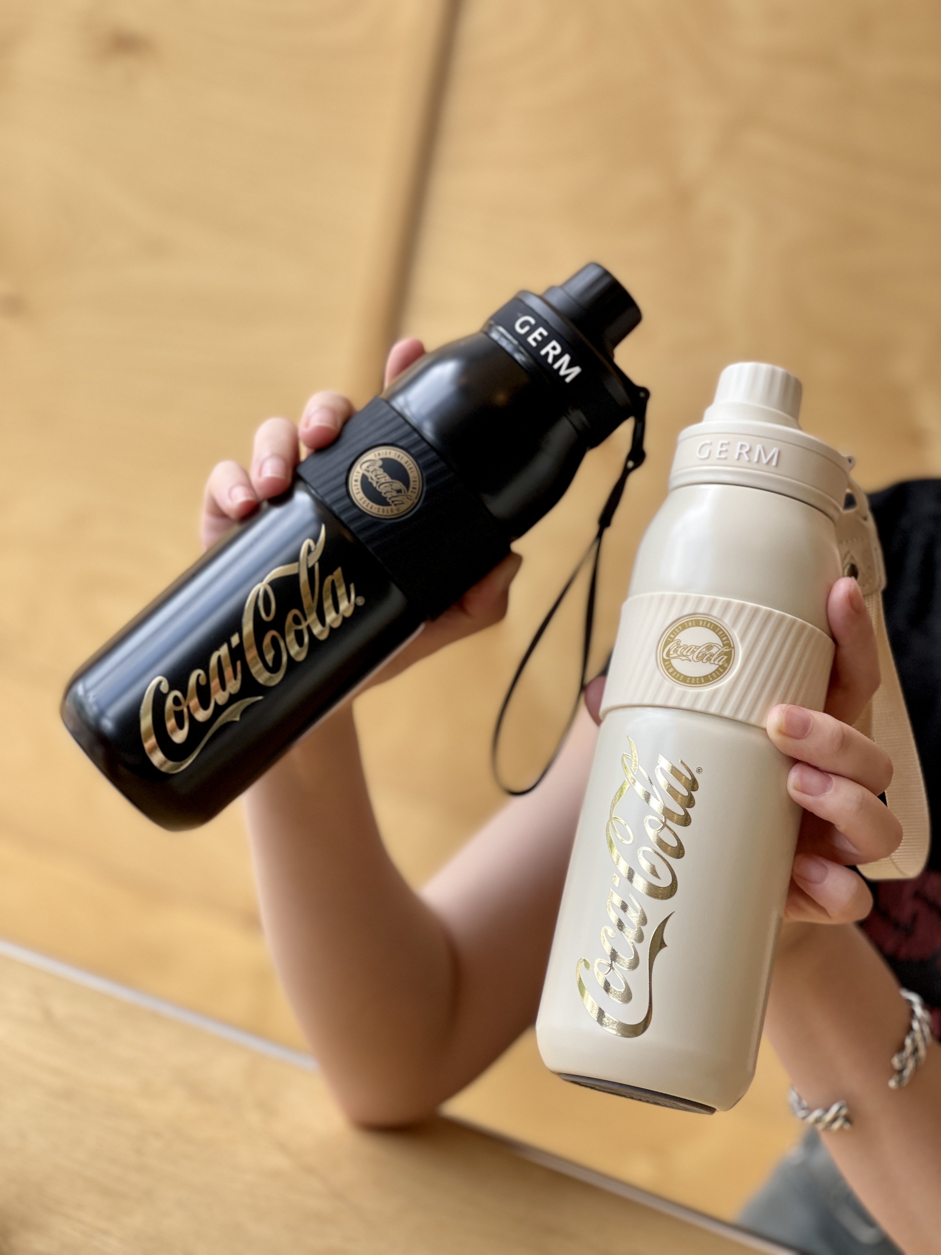 Mô tả Insulated cup Germ capacity 580ml 316 grade stainless steel material Coca Cola Co branded sports Cup - 2