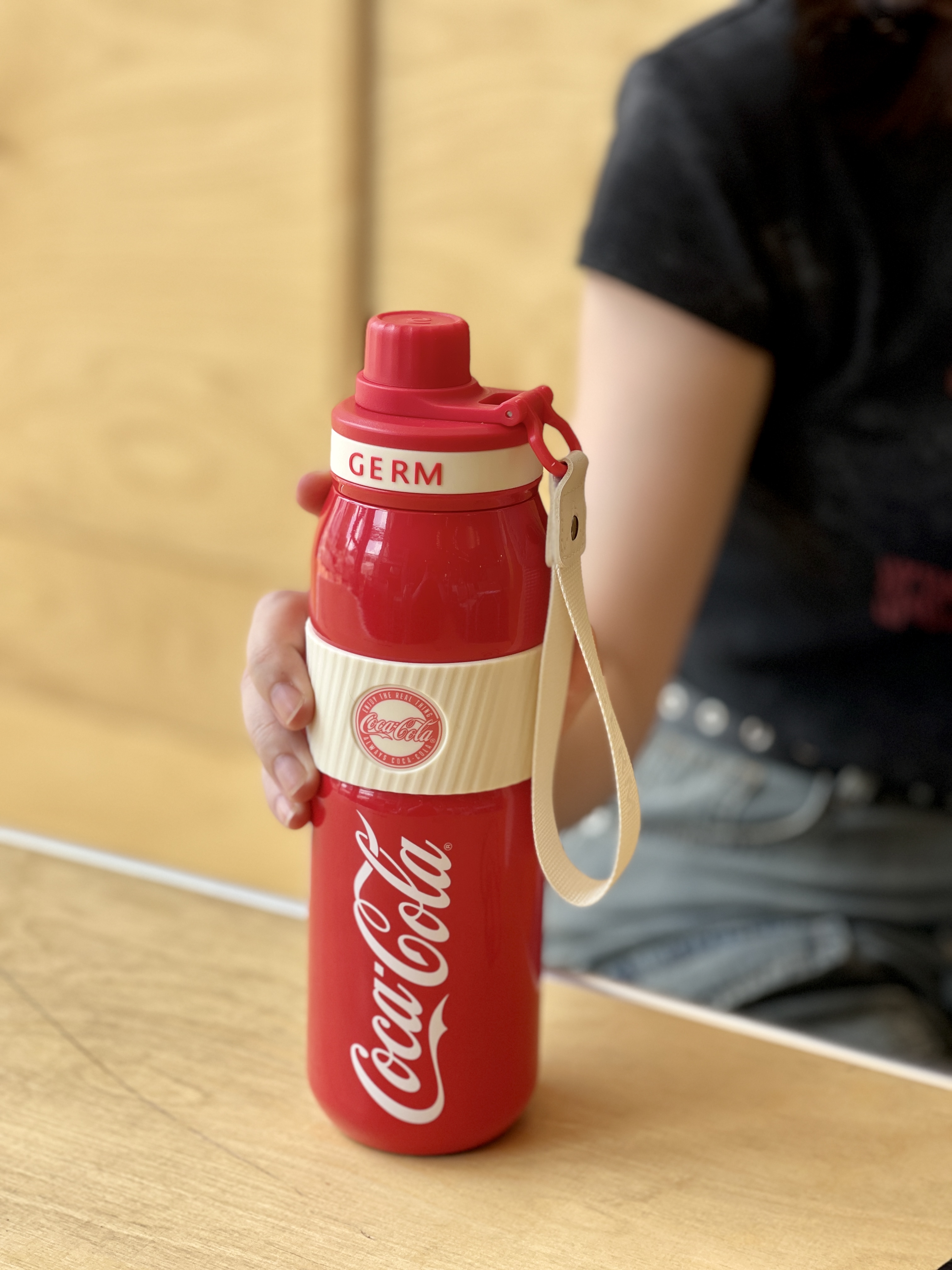 Mô tả Insulated cup Germ capacity 580ml 316 grade stainless steel material Coca Cola Co branded sports Cup - 4