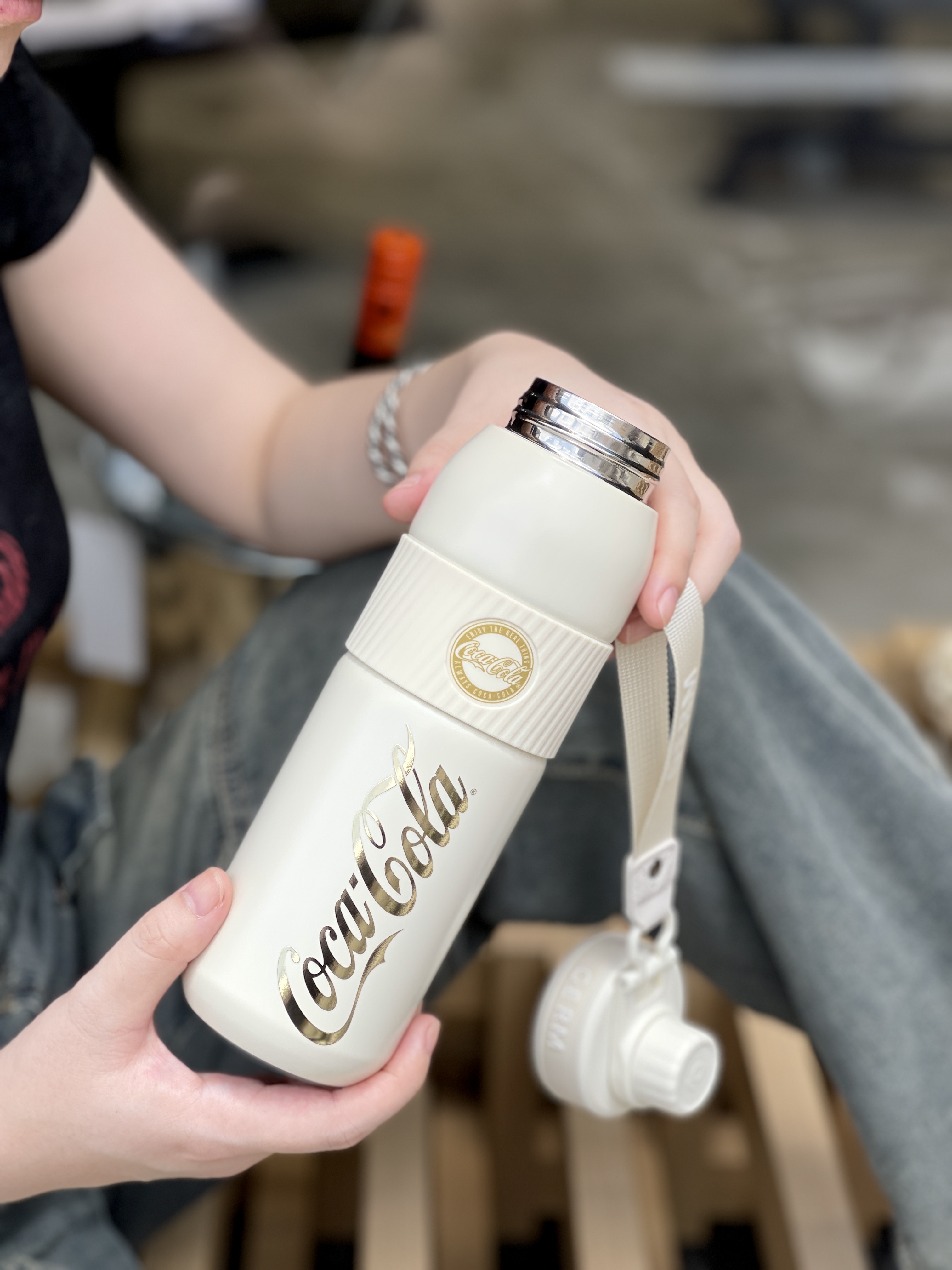 Mô tả Insulated cup Germ capacity 580ml 316 grade stainless steel material Coca Cola Co branded sports Cup - 9