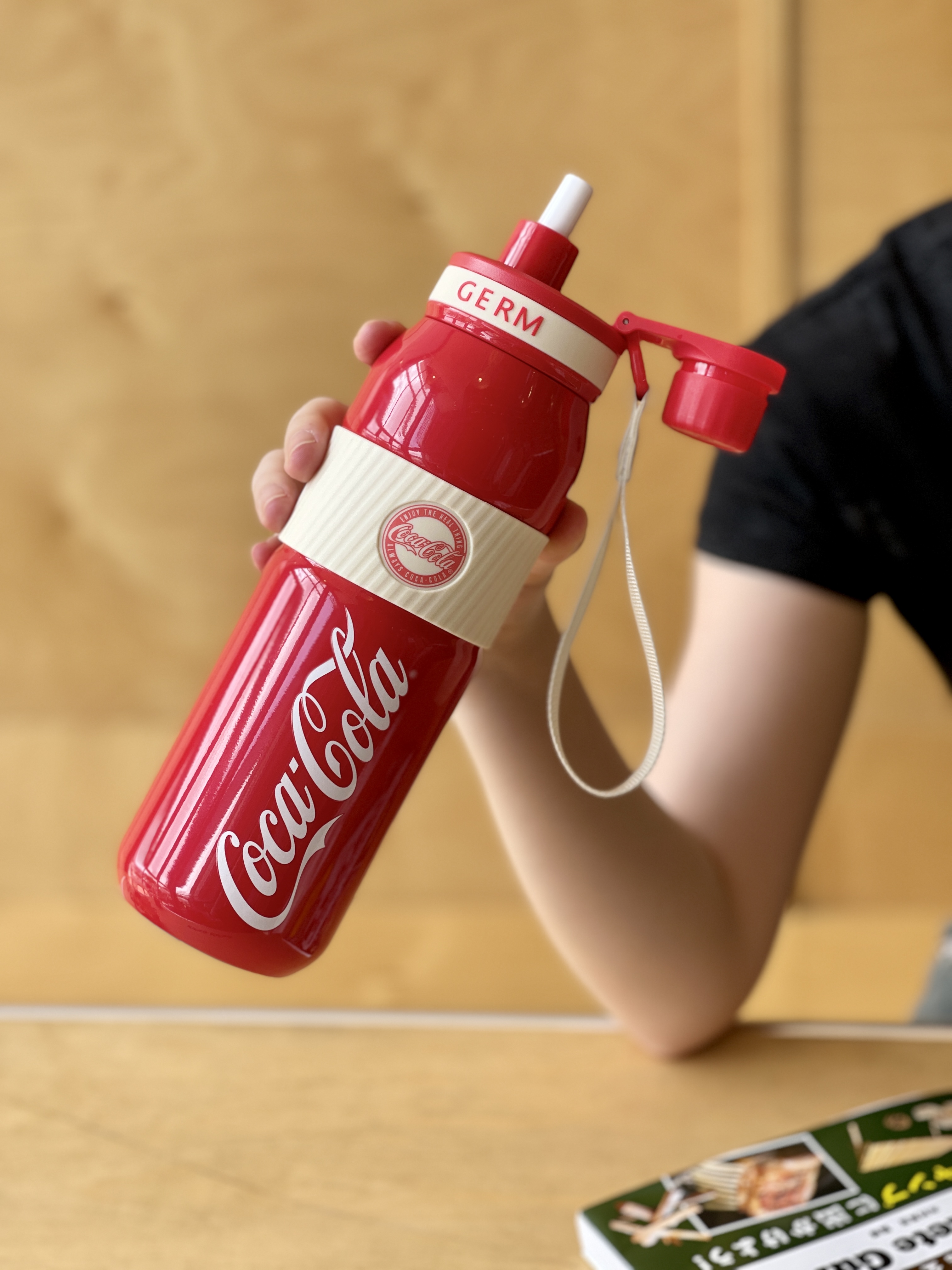 Mô tả Insulated cup Germ capacity 580ml 316 grade stainless steel material Coca Cola Co branded sports Cup - 10