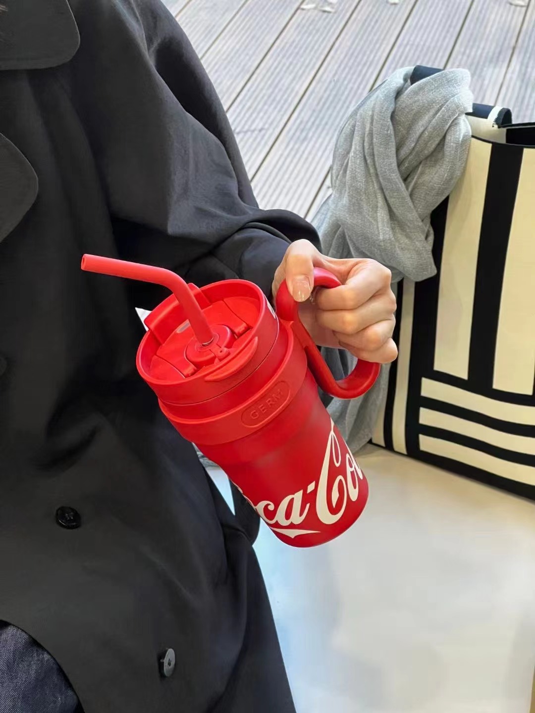 Mô tả STRAW CUP Germ capacity 750/1100ml 316 grade stainless steel material Coca Cola Co branded - 1