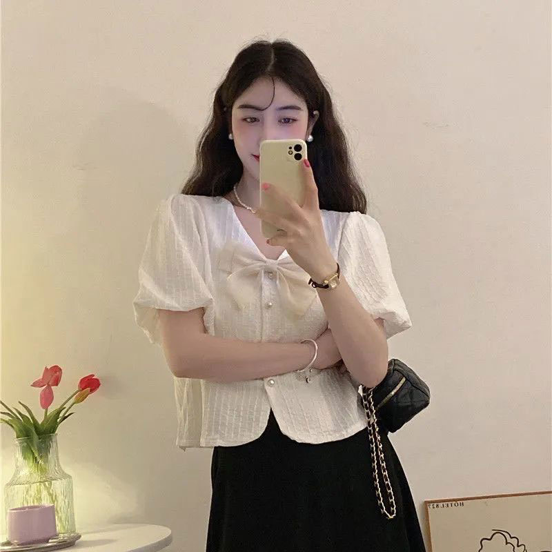Áo Tay Phồng Ngắn Cổ V