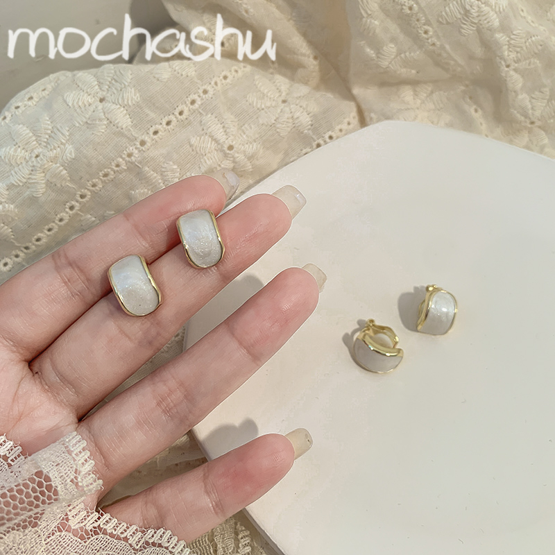 Bông tai đá Opal tinh tế đơn giản và nhỏ gọn