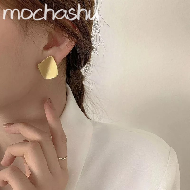 Bông tai mạ vàng không đều cổ điển Bông tai nhẫn sang trọng nhẹ 2025 Phụ kiện thời trang nữ mới