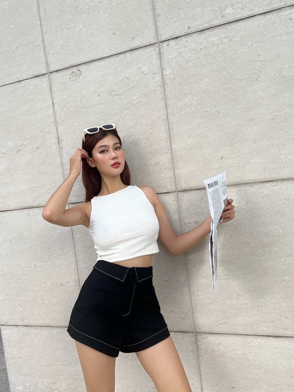 Mô tả Áo thun croptop nữ MARC FASHION 3 lỗ cổ thuyền FALH061722 - 3