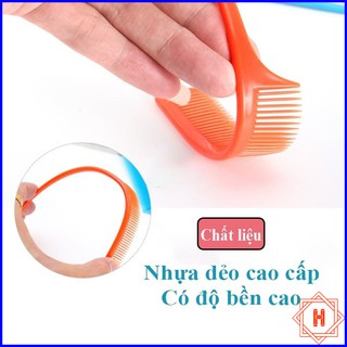 Lược nhựa nhọn rẽ ngôi chuyên dụng hoàn hảo