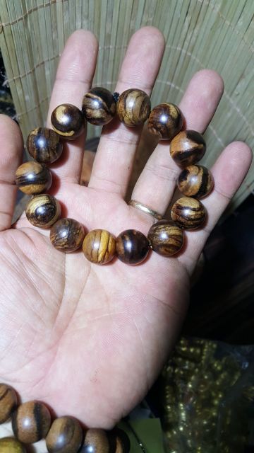 Vòng tay Trầm Indonesia zebra - Zebra agarwood Indonesia-