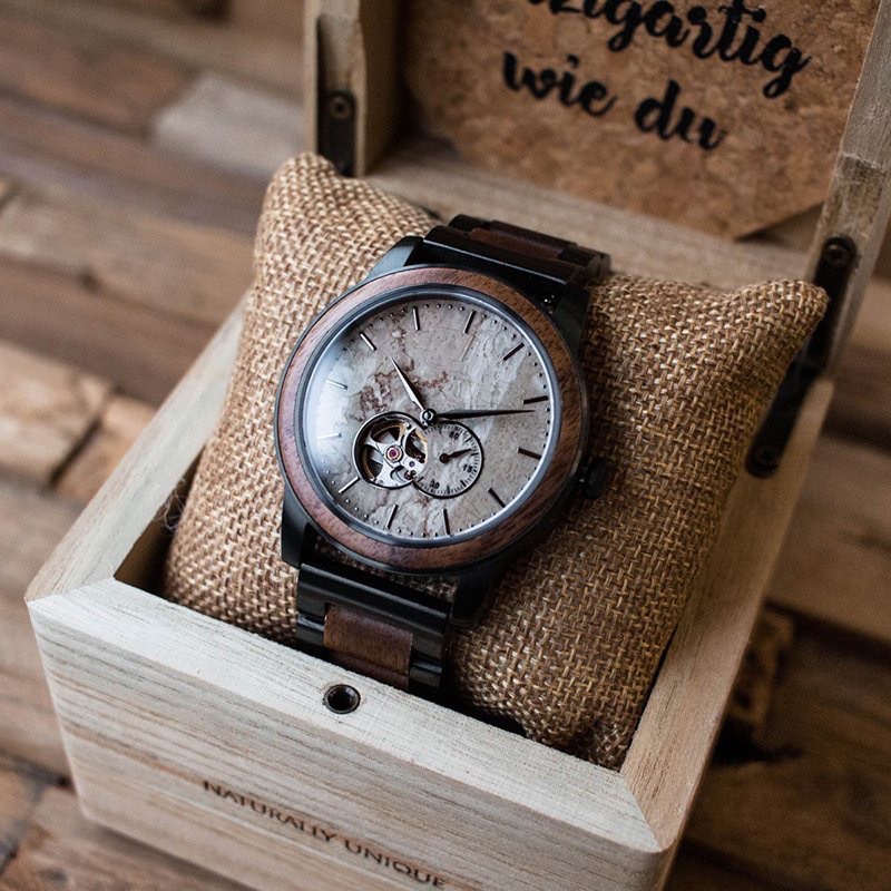 Đồng hồ đeo tay nam vỏ gỗ WoodWatch GZ01