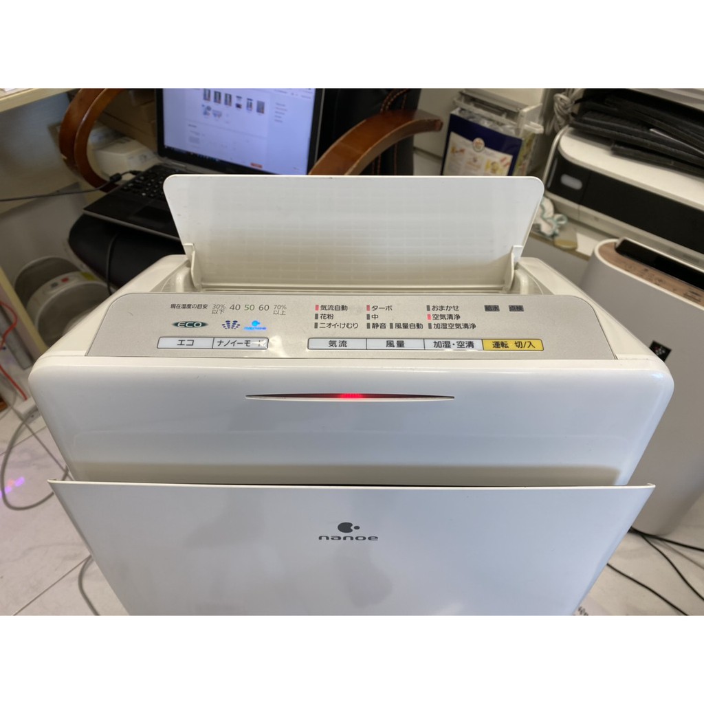 Máy lọc không khí, có bù ẩm Panasonic, Màng lọc hepa thay mới