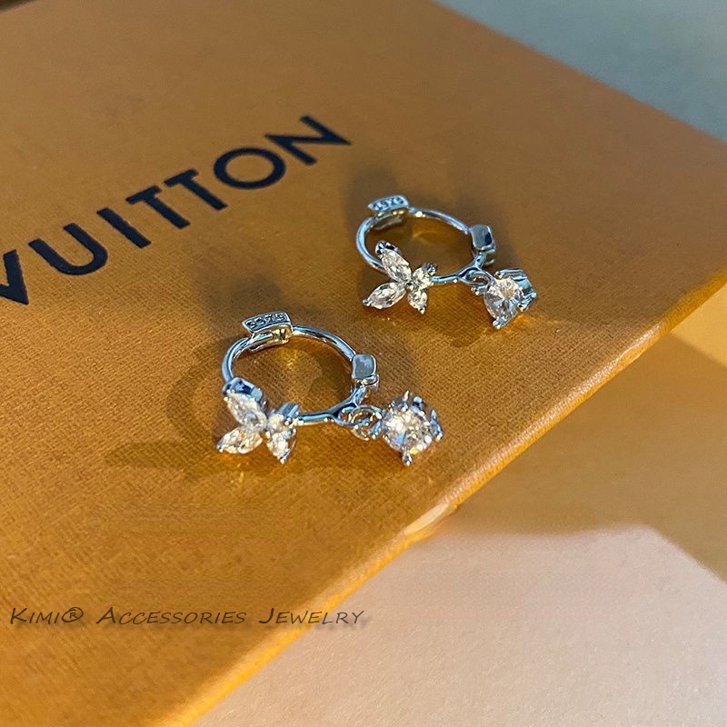 Shop Louis Vuitton Blooming earrings (M64859) by MUTIARA